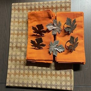Table Runner, Napkins, Napkin Rings